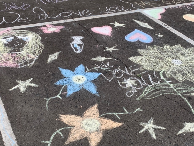 students said goodbye to their teachers at LWIS with chalk art. 